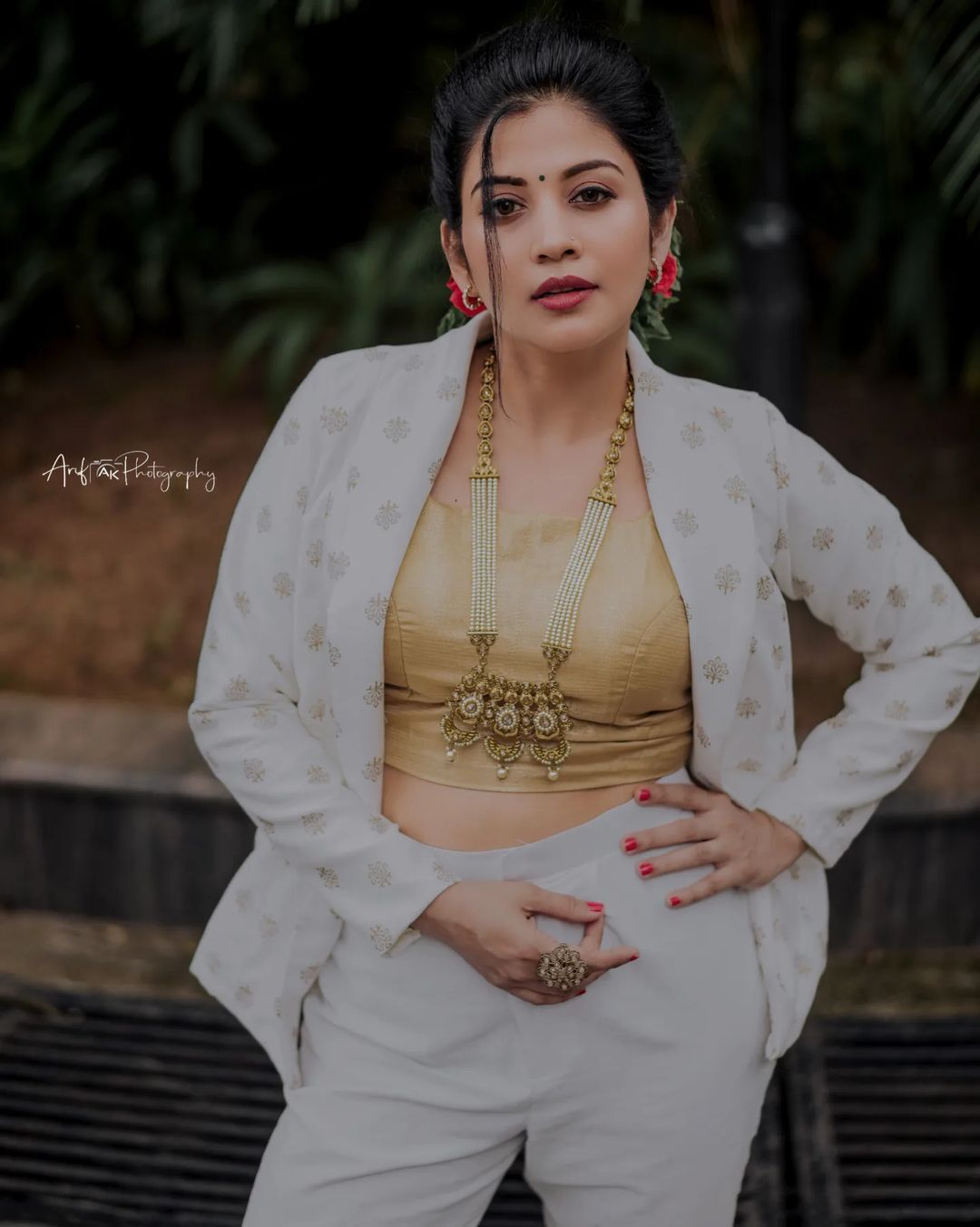 പൂവും പൂക്കളവും മാത്രമല്ല, ഓണത്തിന് ലുക്കും മാറ്റി ശിവദ; നടിയുടെ പുതിയ ലുക്ക് ഏറ്റെടുത്ത് സോഷ്യൽ മീഡിയ