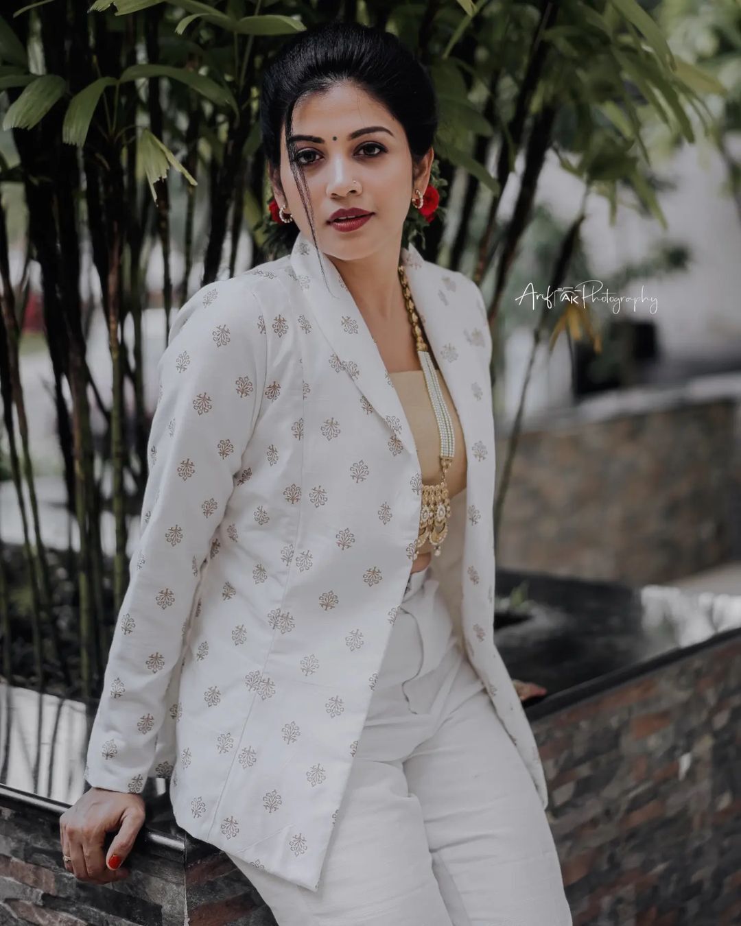 പൂവും പൂക്കളവും മാത്രമല്ല, ഓണത്തിന് ലുക്കും മാറ്റി ശിവദ; നടിയുടെ പുതിയ ലുക്ക് ഏറ്റെടുത്ത് സോഷ്യൽ മീഡിയ