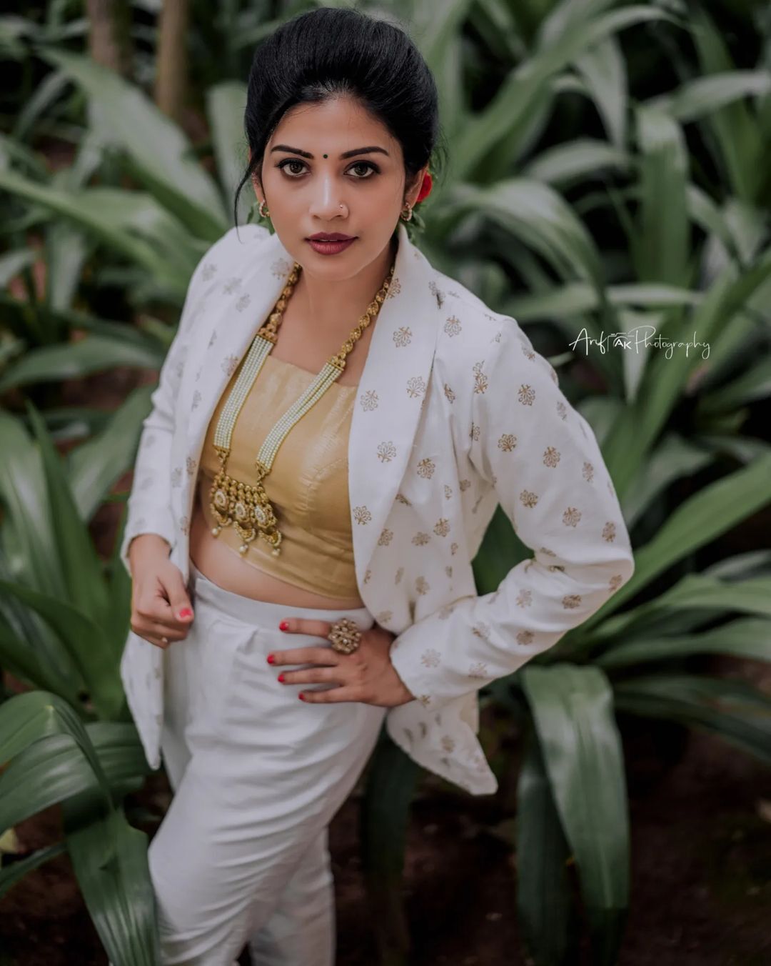 പൂവും പൂക്കളവും മാത്രമല്ല, ഓണത്തിന് ലുക്കും മാറ്റി ശിവദ; നടിയുടെ പുതിയ ലുക്ക് ഏറ്റെടുത്ത് സോഷ്യൽ മീഡിയ