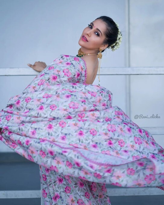 Tollywood Actress Rashmi Gautam Set Internet On Fire With Latest Photos