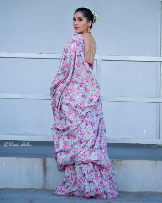 Tollywood Actress Rashmi Gautam Set Internet On Fire With Latest Photos