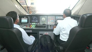 Vande Bharat Inauguration: देश को मिली तीसरी हाईटेक 'वंदे भारत ट्रेन',  पीएम मोदी ने किया सफर, जानिए खासियत