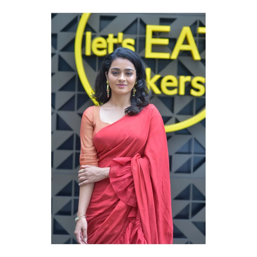 കലക്കൻ ഫോട്ടോഷൂട്ടുമായി ഗായത്രി... സ്റ്റൈലൻ ലുക്കിൽ തിളങ്ങി ചാക്കോച്ചന്റെ നായിക