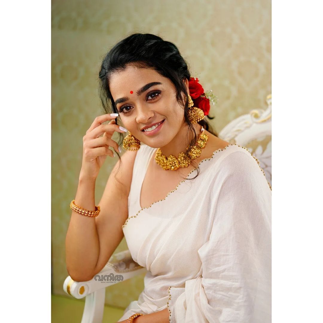 കലക്കൻ ഫോട്ടോഷൂട്ടുമായി ഗായത്രി... സ്റ്റൈലൻ ലുക്കിൽ തിളങ്ങി ചാക്കോച്ചന്റെ നായിക