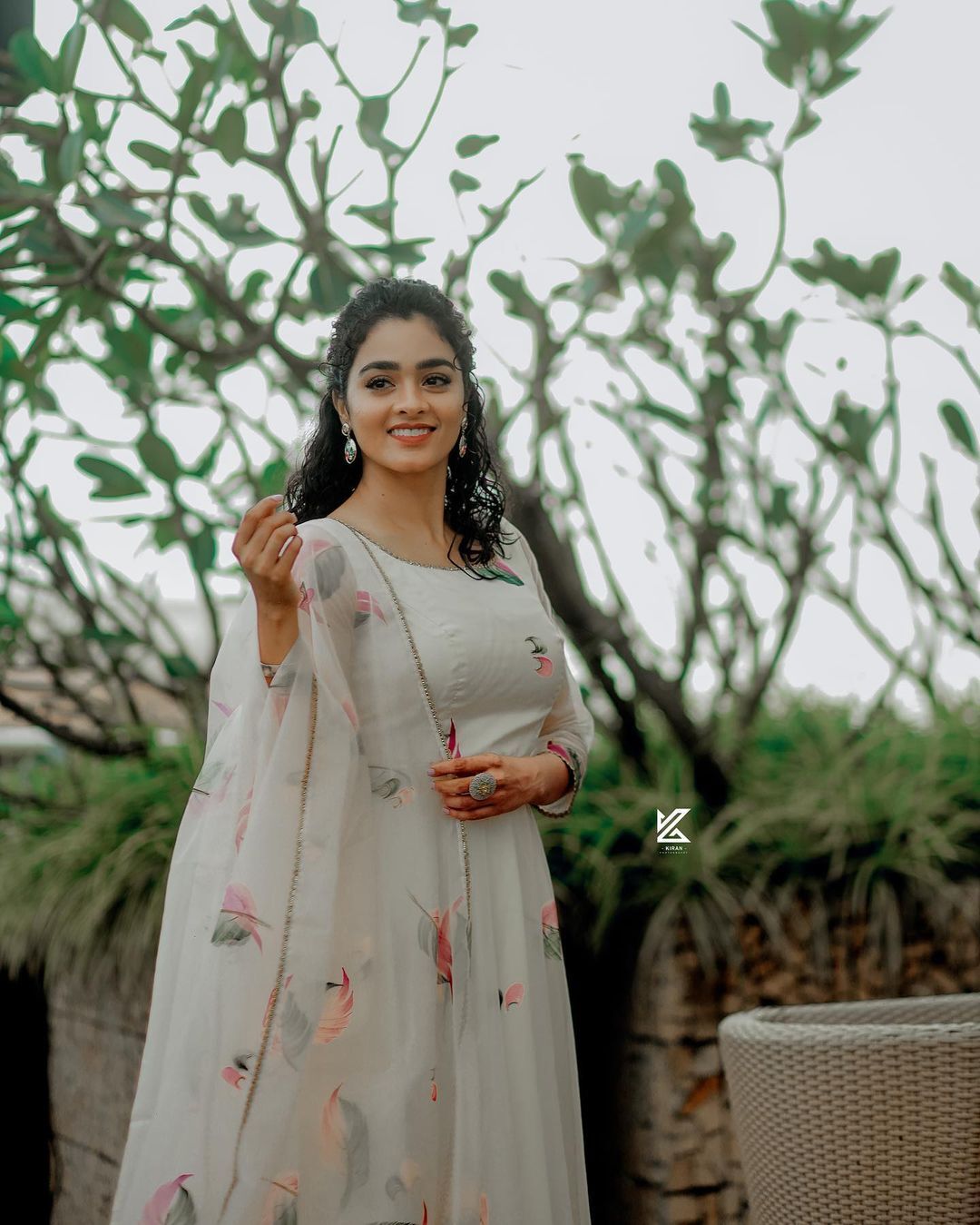 കലക്കൻ ഫോട്ടോഷൂട്ടുമായി ഗായത്രി... സ്റ്റൈലൻ ലുക്കിൽ തിളങ്ങി ചാക്കോച്ചന്റെ നായിക
