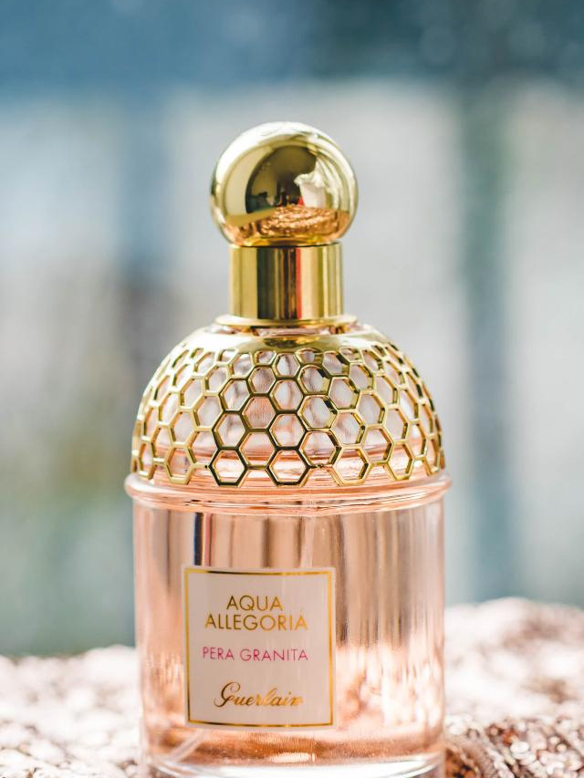 പെര്‍ഫ്യൂമിന്റെ ഗന്ധം മണിക്കൂറുകള്‍ നീണ്ടുനില്‍ക്കണോ... ഇതാ ചില പൊടിക്കൈകള്‍