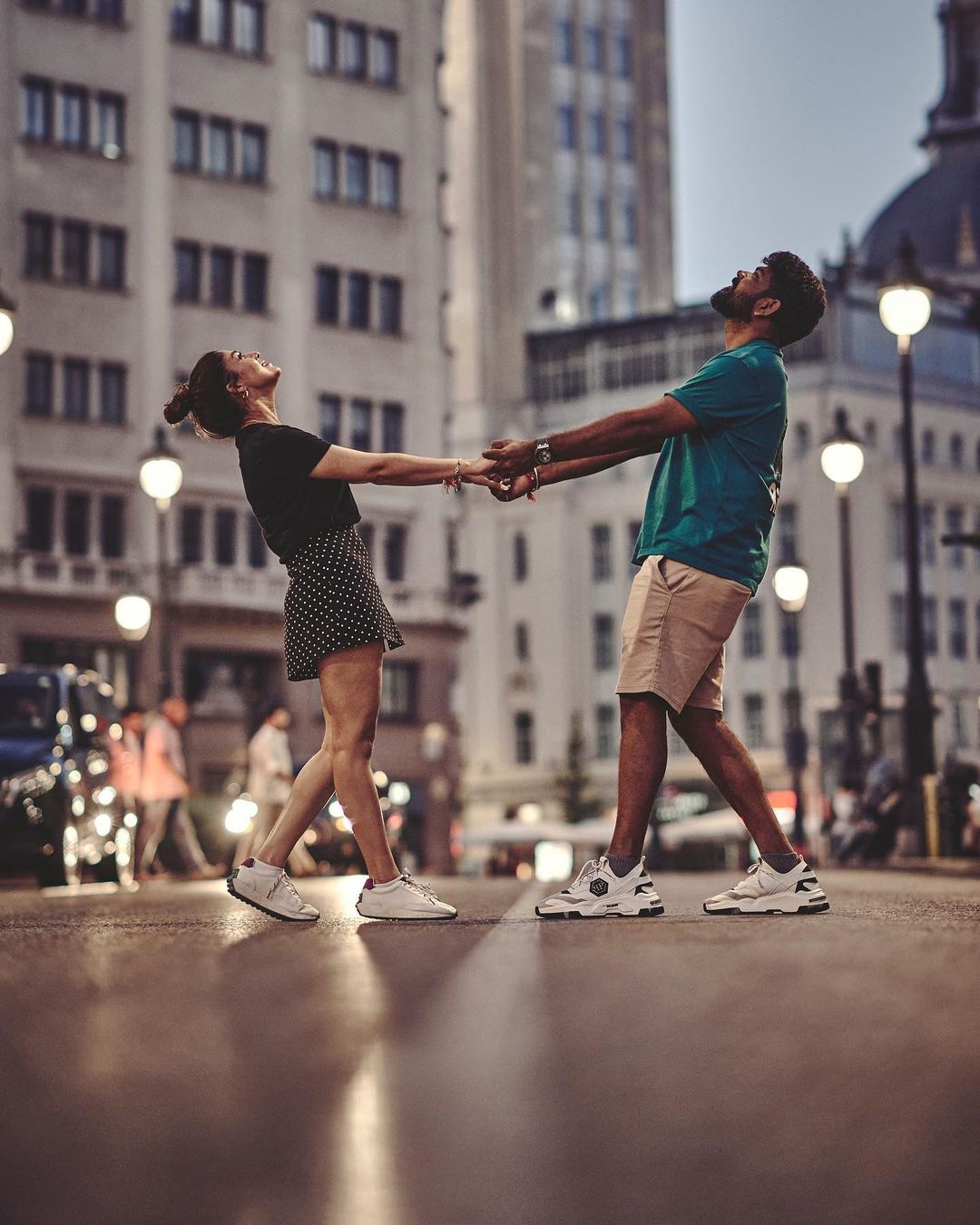 ഇതാ ഞങ്ങളുടെ ഉയിരും ഉലകവും; അമ്മയായി നയന്‍സ്, ഇരട്ടക്കുട്ടികളെന്ന് വിക്കി, ക്യൂട്ടാണെന്ന് ആരാധകര്‍