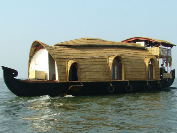 ഹൗസ്‌ബോട്ടില്‍ ഒരു ട്രിപ്പായാലോ; ഇതാ ഇന്ത്യയില്‍ ട്രിപ്പടിക്കേണ്ട ഹൗസ് ബോട്ട് ഡെസ്റ്റിനേഷനുകള്‍