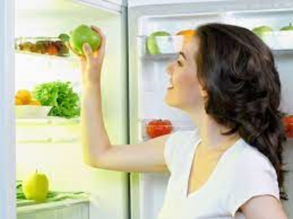 ഫ്രിഡ്ജിൽ രൂക്ഷ ഗന്ധമുണ്ടോ ? വൃത്തിയായി സൂക്ഷിക്കാൻ വഴികൾ ഏറെയുണ്ട്... അറിയാം വിശദമായി 