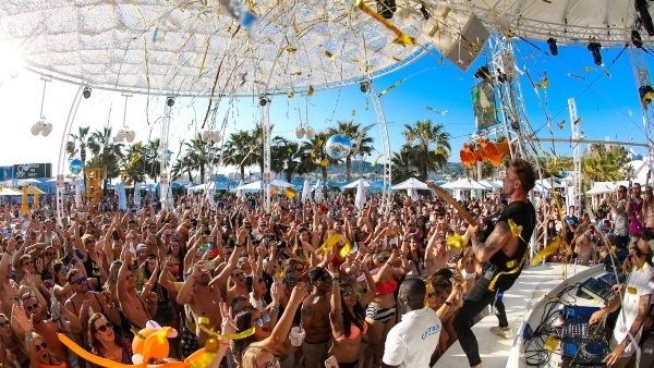 നൈറ്റ് ലൈഫ് ഇഷ്ടമാണോ; പാര്‍ട്ടിയായി അടിച്ചുപൊളിക്കാന്‍ ഈ നഗരങ്ങള്‍ പൊളിയാണ്: ട്രിപ്പ് ഉറപ്പിച്ചോളൂ