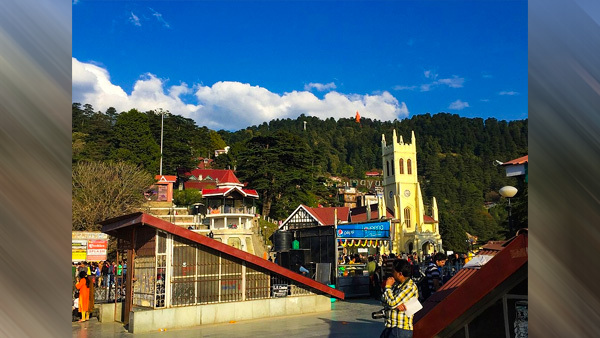 റൊമാന്റിക് ഡേറ്റിന് ഒരുങ്ങുകയാണോ? എങ്കില്‍ ഒരു യാത്ര ബെസ്റ്റാണ്; പങ്കാളിയെയും ഒപ്പം ചേര്‍ത്ത് പോകാന്‍ ഈ സ്ഥലങ്ങള്‍