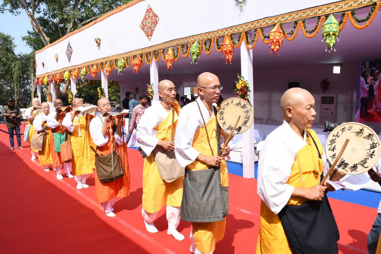 ଧଉଳି ଶାନ୍ତିସ୍ତୂପର ସୁବର୍ଣ୍ଣ ଜୟନ୍ତୀରେ ବୌଦ୍ଧ ସାଧୁସନ୍ଥ