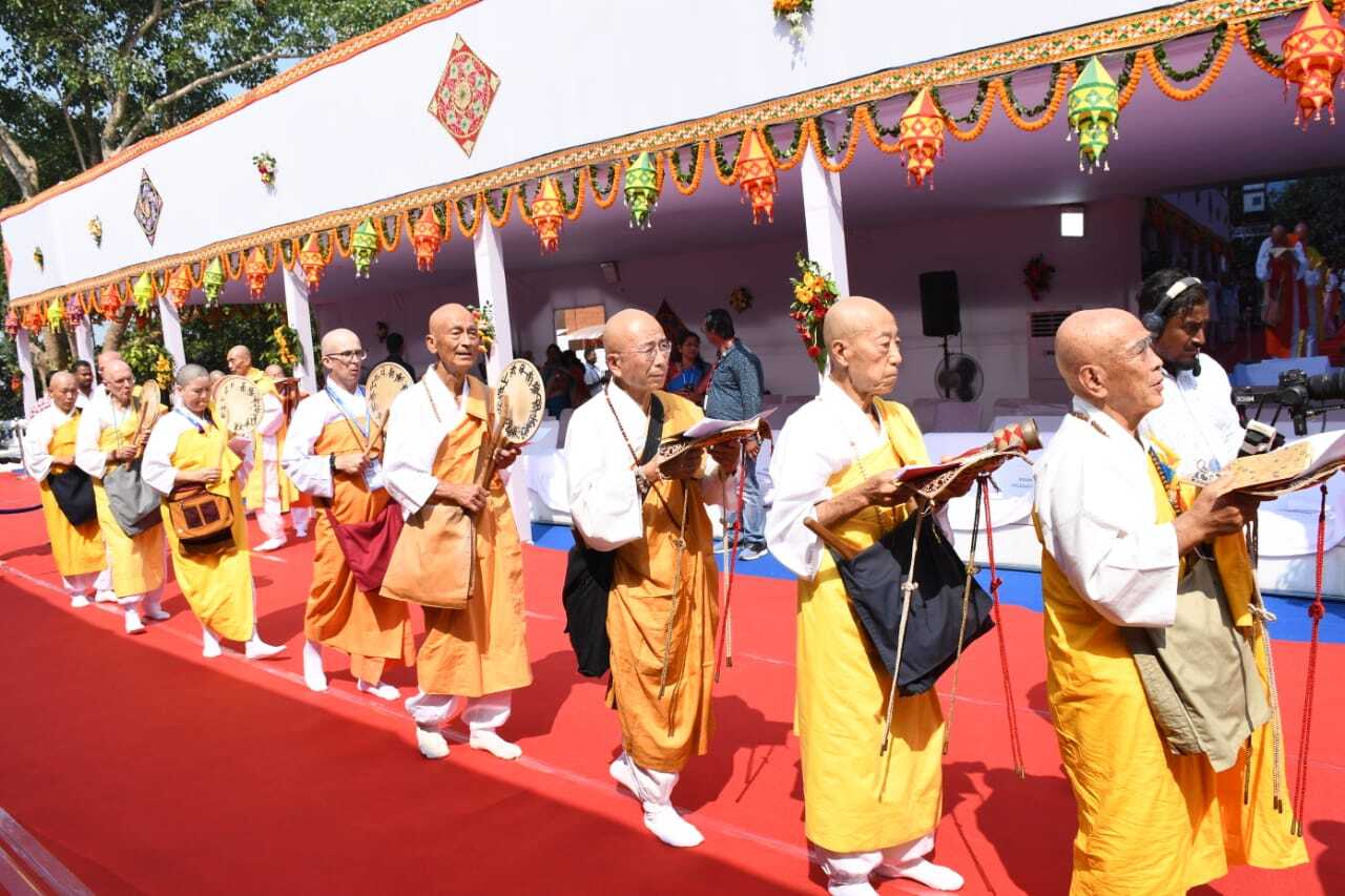 ଧଉଳି ଶାନ୍ତିସ୍ତୂପର ସୁବର୍ଣ୍ଣ ଜୟନ୍ତୀରେ ବୌଦ୍ଧ ସାଧୁସନ୍ଥ