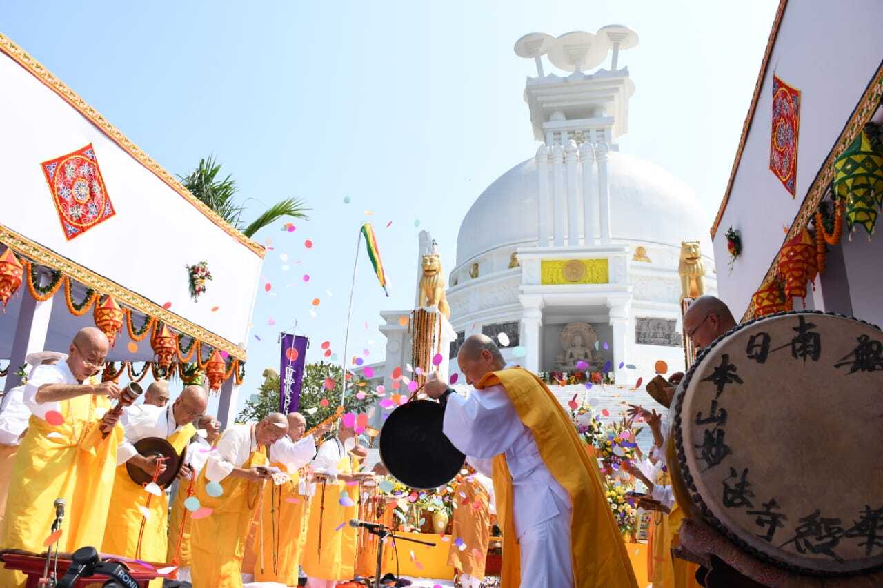 ଧଉଳି ଶାନ୍ତିସ୍ତୂପର ସୁବର୍ଣ୍ଣ ଜୟନ୍ତୀରେ ବୌଦ୍ଧ ସାଧୁସନ୍ଥ