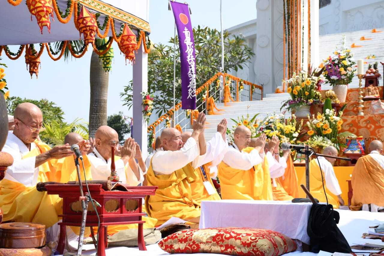 ଧଉଳି ଶାନ୍ତିସ୍ତୂପର ସୁବର୍ଣ୍ଣ ଜୟନ୍ତୀରେ ବୌଦ୍ଧ ସାଧୁସନ୍ଥ