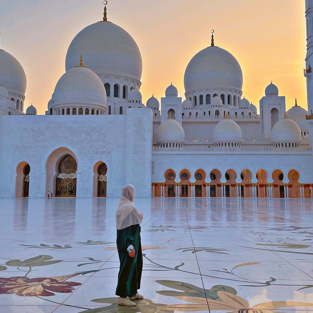 അബുദാബി എത്ര സുന്ദരം; ഒരു യാത്ര പോയാലോ? കാണേണ്ട സ്ഥലങ്ങളാണ് ഇവയാണ്