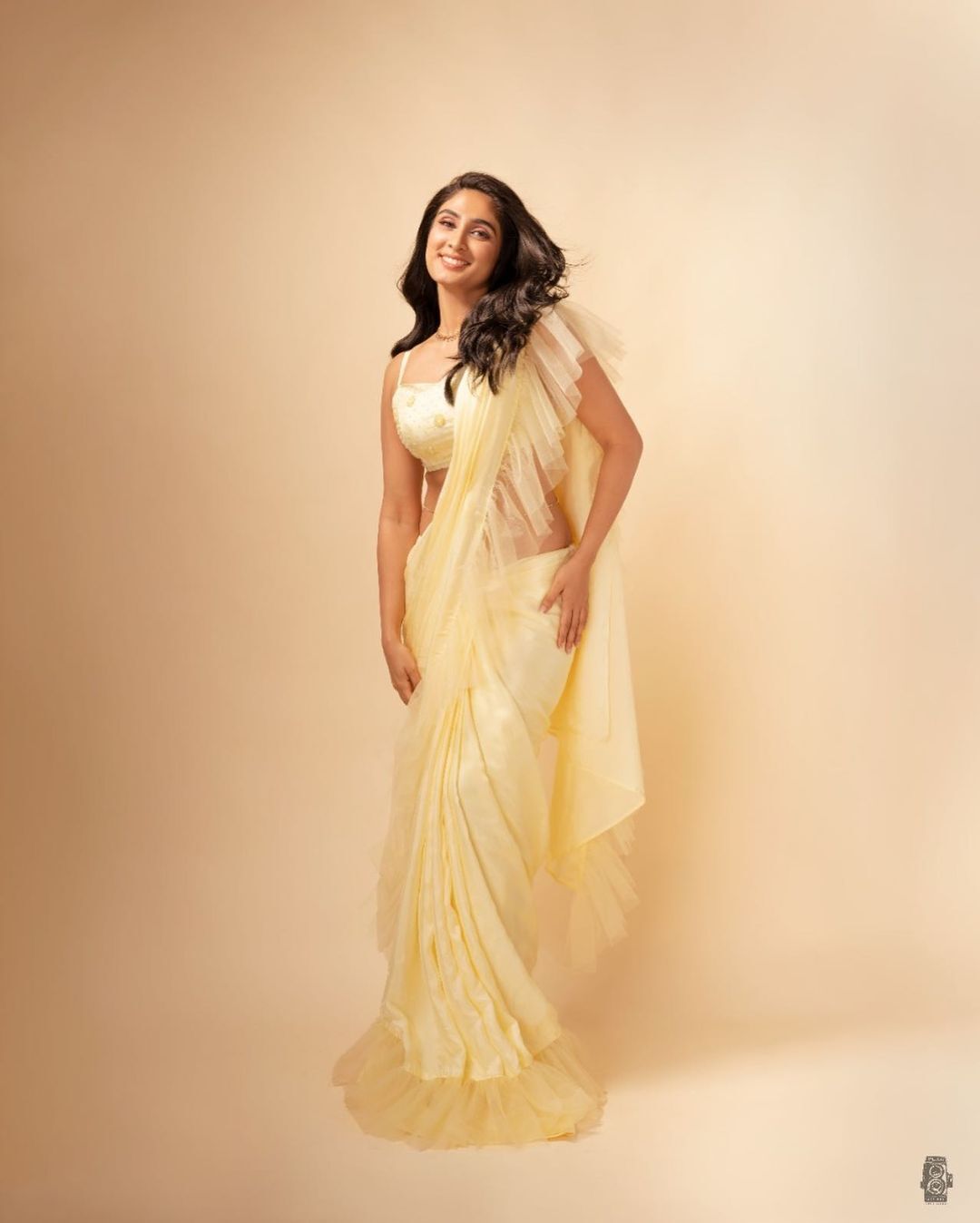 Deepti Sati: എന്റമ്മോ... ദീപ്തി ഇത് എന്തൊരു ലുക്ക്, സാരിയിൽ ഒരു രക്ഷയുമില്ലെന്ന് ആരാധകര്‍