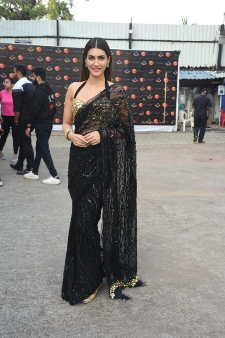 Actress Kriti Sanon Looks Gorgeous In This Black Net Saree