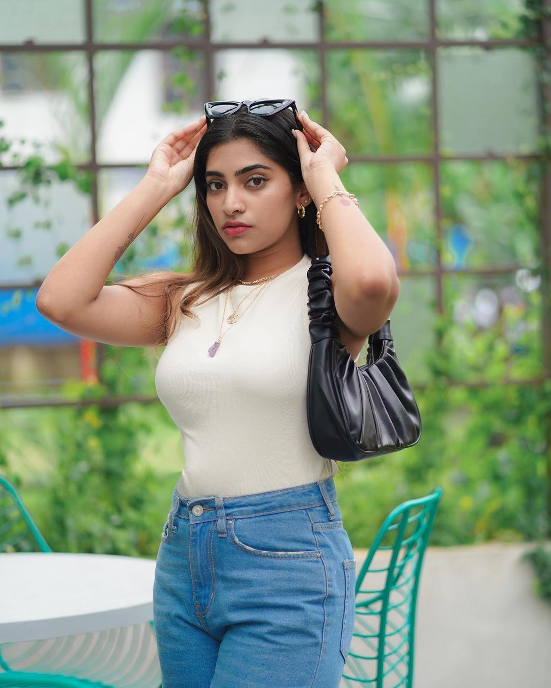 Malavika Sreenath: സൂപ്പർ കൂൾ ലുക്കിൽ മാളവിക ശ്രീനാഥ്... ആരാധകരെ ആകർഷിച്ച താരത്തിന്റെ പുതിയ ചിത്രങ്ങൾ കാണാം