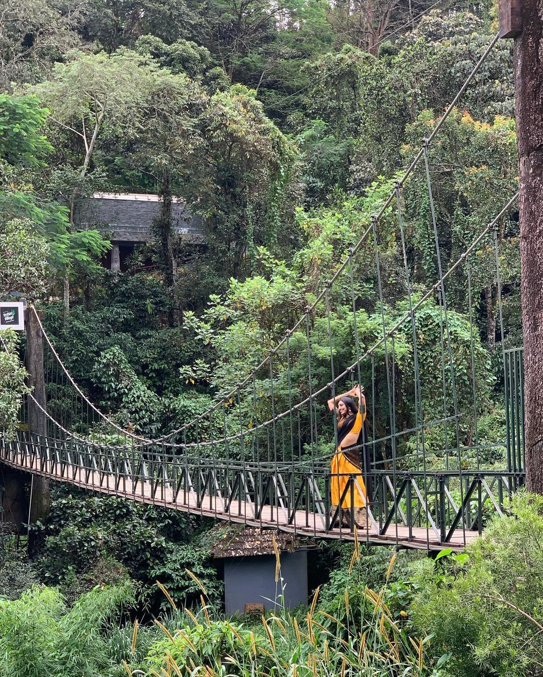 Rithu Manthra: 'മനം മയക്കുന്ന സൗന്ദര്യം'; ധാവണിയിൽ ഹോട്ടായി റിതു മന്ത്ര!