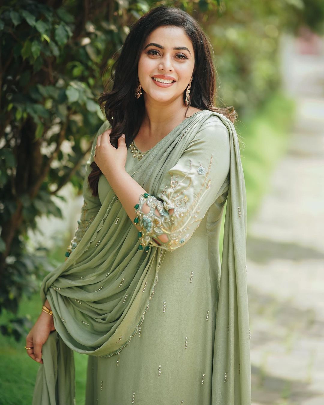 സ്റ്റൈലിഷ് മേക്കോവറിൽ ഷംന കാസിം... പുതിയ സിനിമയിലെ ലുക്കാണോ എന്ന് ആരാധകർ