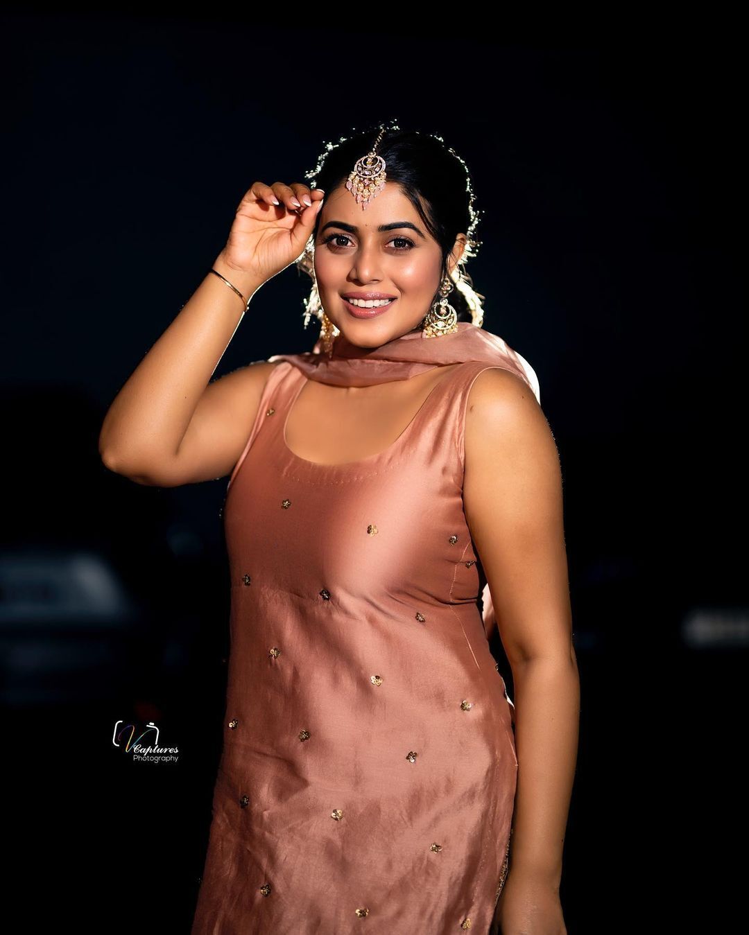 സ്റ്റൈലിഷ് മേക്കോവറിൽ ഷംന കാസിം... പുതിയ സിനിമയിലെ ലുക്കാണോ എന്ന് ആരാധകർ