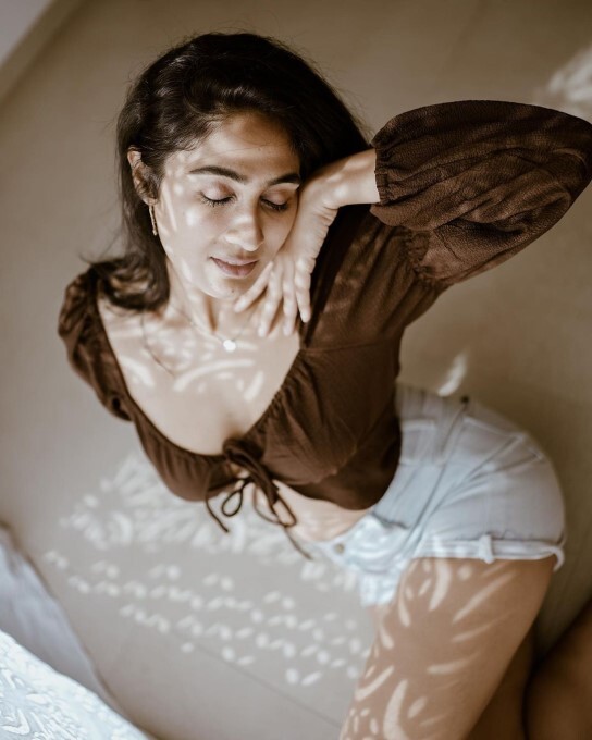 Bollywood Actress Deepti Sati Set Internet On Fire With Latest Photos