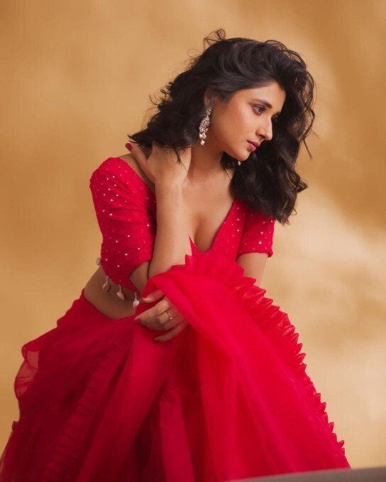 Bollywood Actress Kanika Mann Looks Stunning In Saree