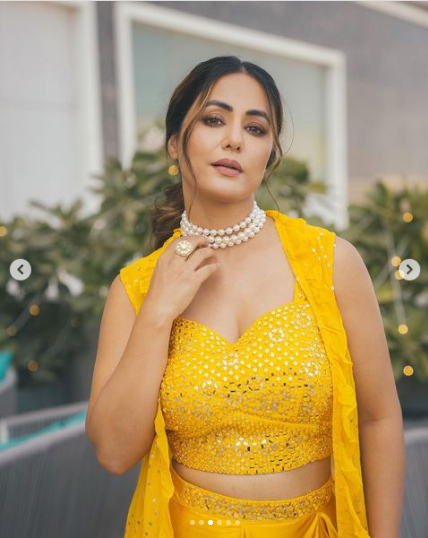 Check Out Actress Hina Khan Looks Stunning In Yellow Dress