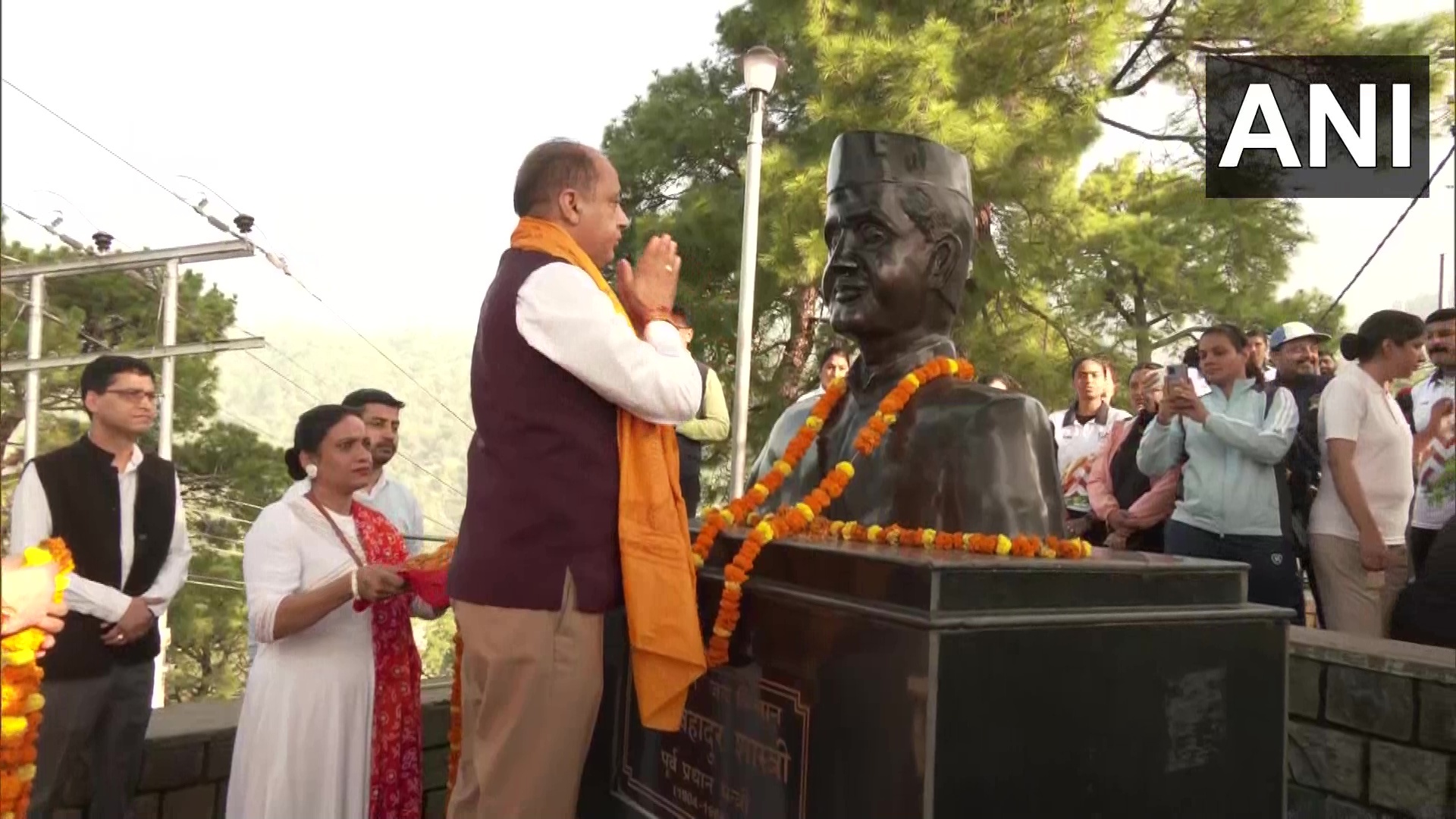 Gandhi Jayanti: महात्मा गांधी की 153वीं जयंती पर राष्ट्रपति, उपराष्ट्रपति, पीएम मोदी व सोनिया गांधी ने अर्पित की श्रद्धांजलि