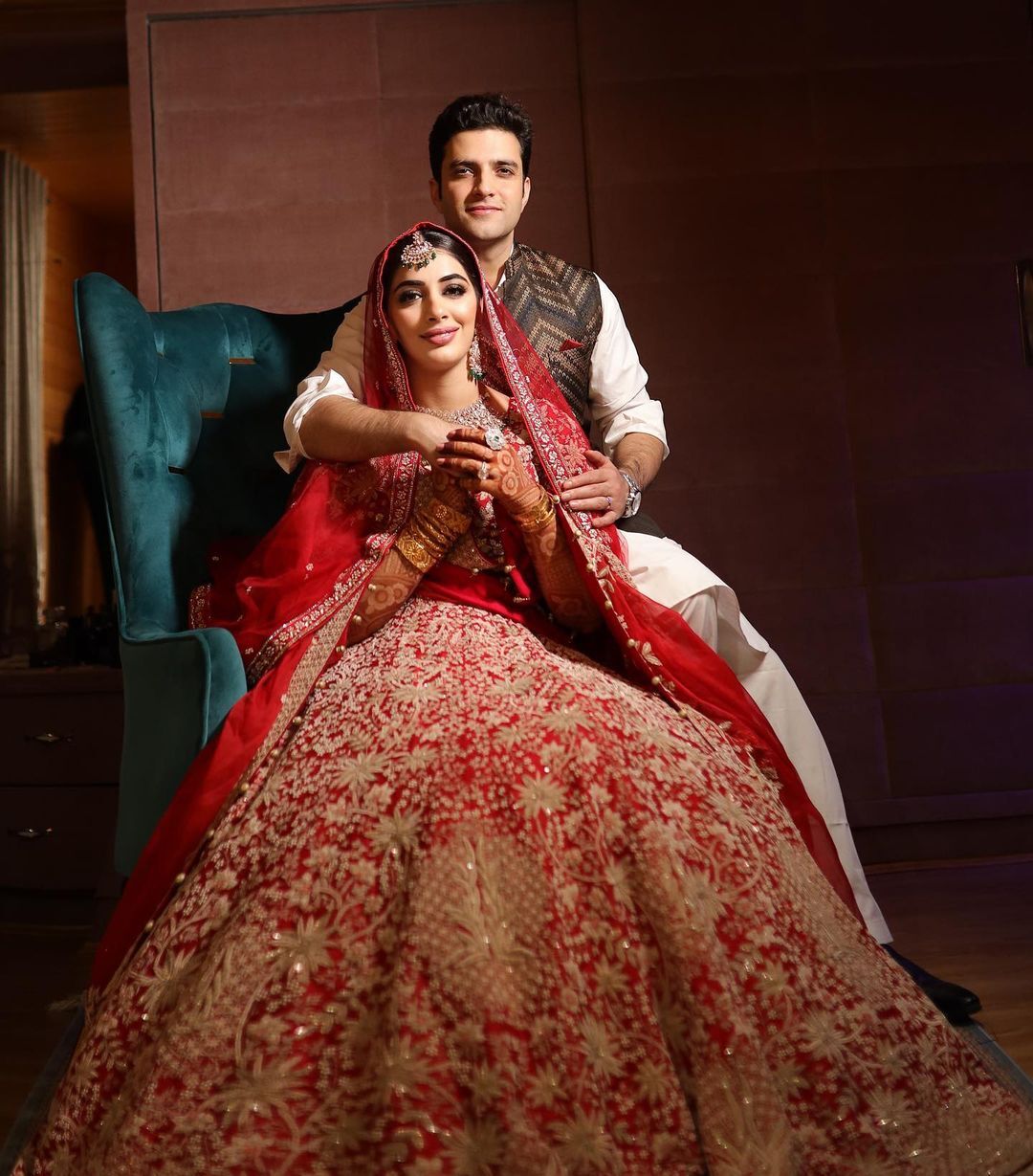 Athar Aamir Khan IAS : नई बेगम महरीन काजी का हाथ थामे नजर आए आईएएस अतहर खान, देखें Wedding के बाद की वायरल Photos