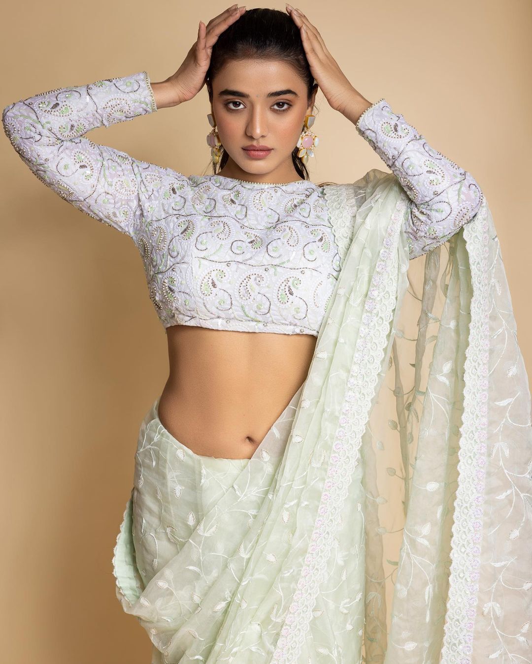 Ketika Sharma pics: केतिका शर्मा का कर्वी फिगर देखकर हो जाएंगे लट्टू, तस्वीरें देखकर फैंस बोले- बेहद कातिलाना