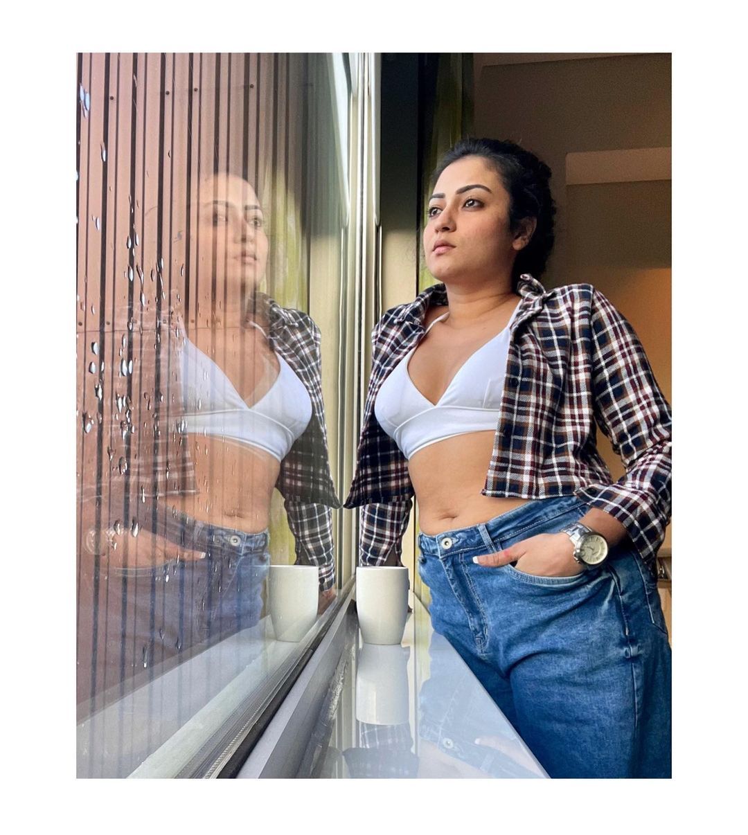 PHOTOS : ஆரஞ்ச் பிகினியில் அட்டகாசமான போஸில் நடிகை பிரியங்கா ரட்டி.. ரசிகர்களை கவர்ந்த ரீசன்ட் பிக்ஸ் இதோ!