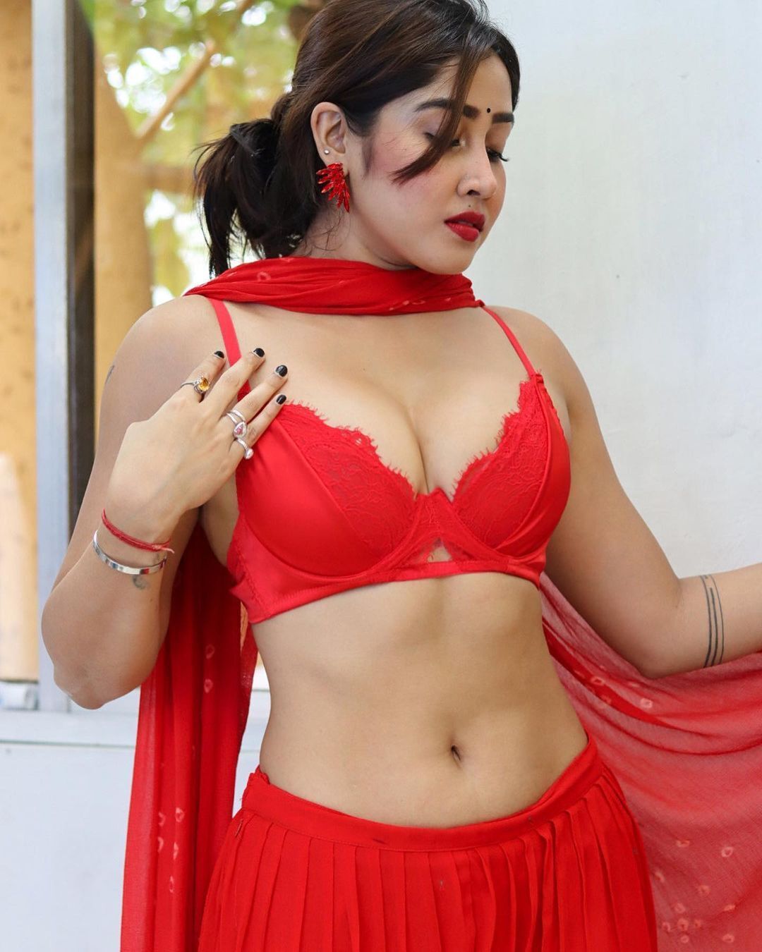 PHOTOS : பிகினியில் செம கூலான போஸ்.. ரசிகர்களை பதறவைக்கும் நச்  புகைப்படத்தை வெளியிட்ட மாடல் அழகி சோபியா அன்சாரி.. 