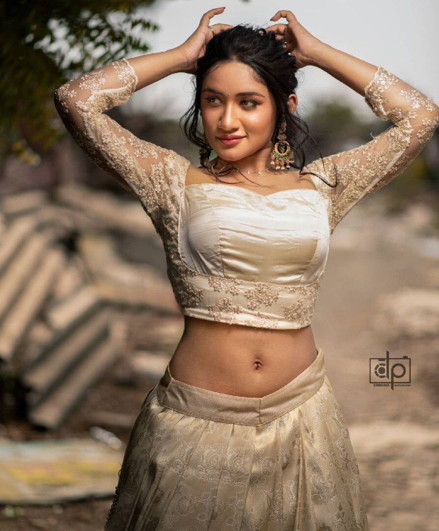 PHOTOS : வாவ்.. விஜய் டிவி சீரியல் நடிகையா இவங்க! சைடு போஸில் அப்படியொரு போஸ்.. லேட்டஸ்ட் ஸ்டன்னிங் பிக்ஸ் இதோ..  
