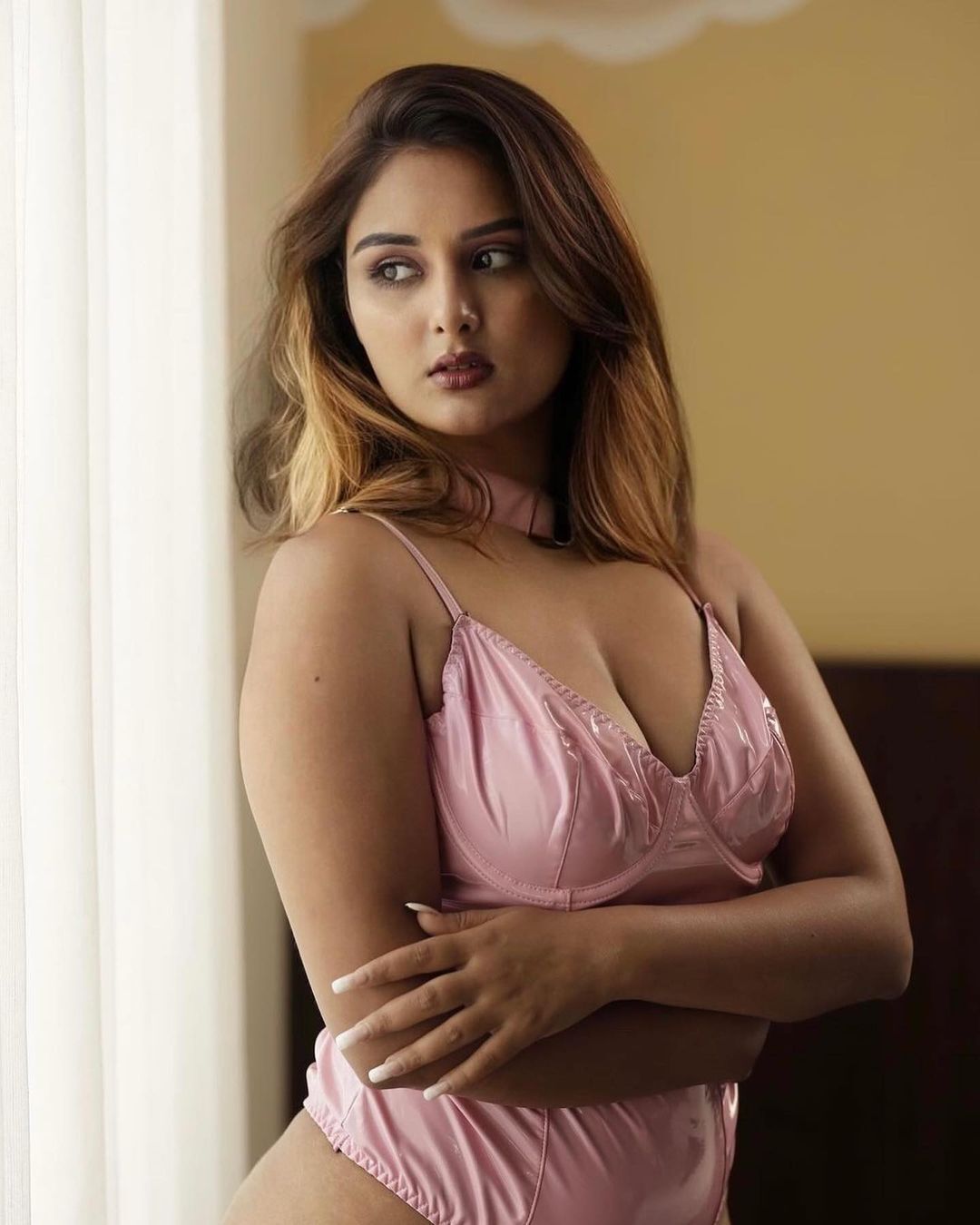 PHOTOS : பிகினியுடன் நீச்சல் குளத்தில் குதூகலமாக போஸ் கொடுத்த ஐஸ்வர்யா.. ரசிகர்களை ஈர்க்கும் நச் ஸ்டில்ஸ் இதோ!