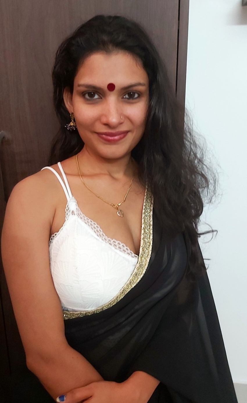 PHOTOS : அப்பப்பா.. சுண்டியிழுக்கும் அழகு.. கேரள மாடல் அழகி ரேஷ்மா நாயரின் வேற லெவல் நச் போட்டோஸ் இதோ..