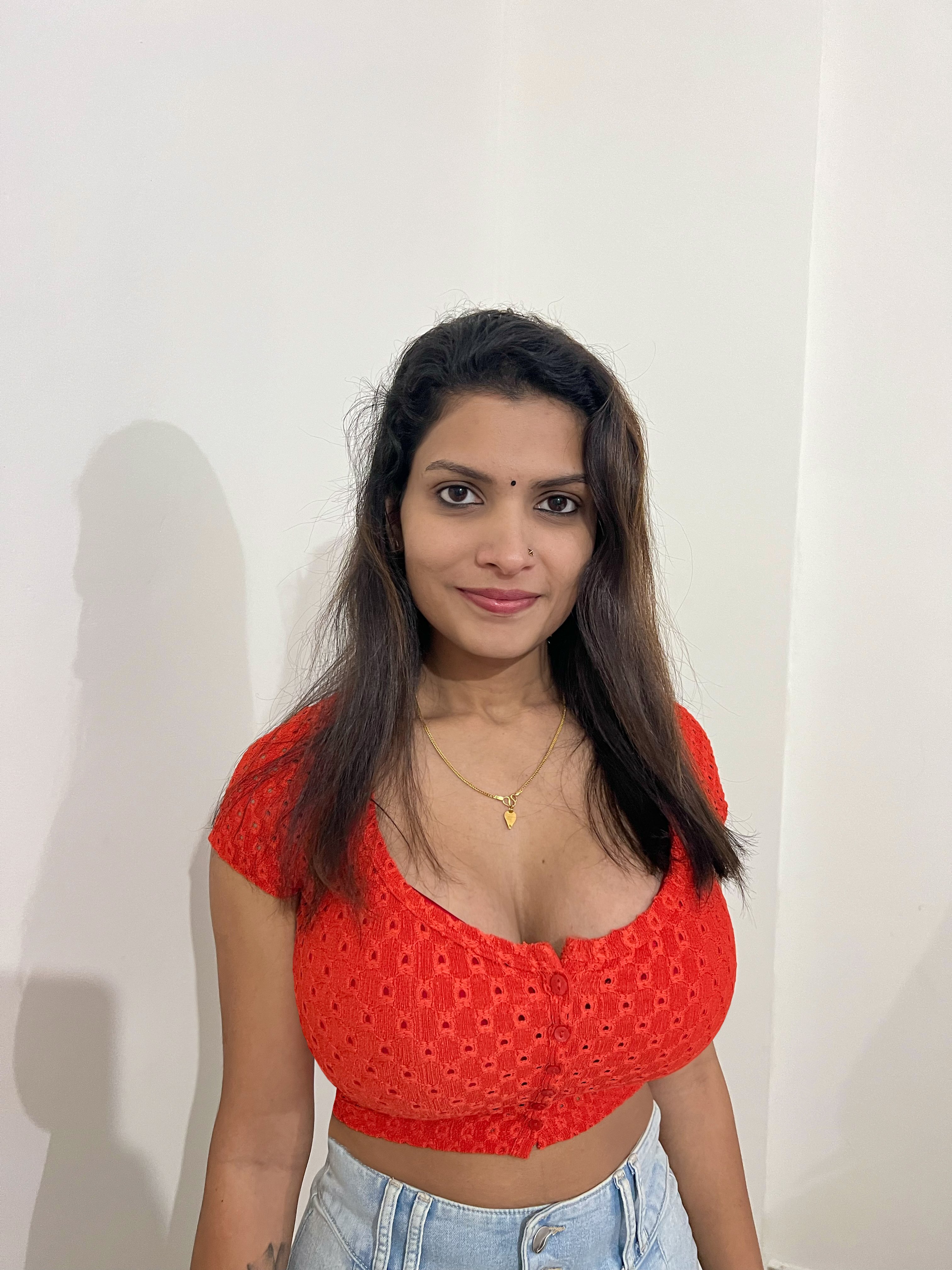 PHOTOS : அப்பப்பா.. சுண்டியிழுக்கும் அழகு.. கேரள மாடல் அழகி ரேஷ்மா