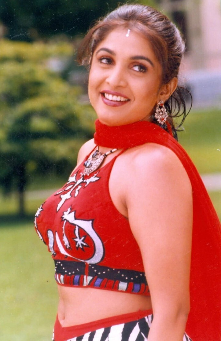 PHOTOS : ராஜமாதா சிவகாமி தேவியா இவங்க? டாப் நடிகைகளுக்கே டஃப் கொடுக்கும் ரம்யா கிருஷ்ணன்.. திணறும் ரசிகர்கள்!   