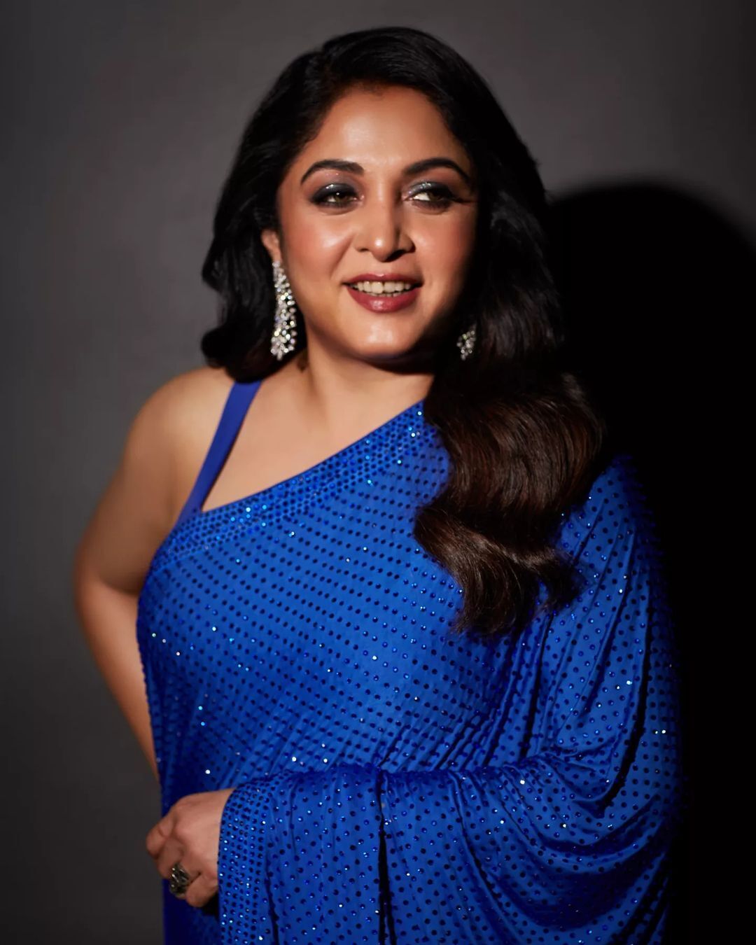 PHOTOS : ராஜமாதா சிவகாமி தேவியா இவங்க? டாப் நடிகைகளுக்கே டஃப் கொடுக்கும் ரம்யா கிருஷ்ணன்.. திணறும் ரசிகர்கள்!   