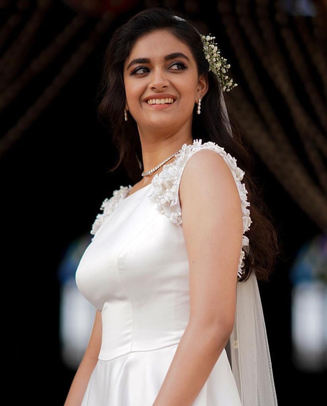 Keerthy Suresh: ഏഞ്ചൽ ലുക്കിൽ കീർത്തി സുരേഷ്... പിറന്നാൾ ദിനത്തിൽ തകർപ്പൻ ലുക്കിൽ നടി