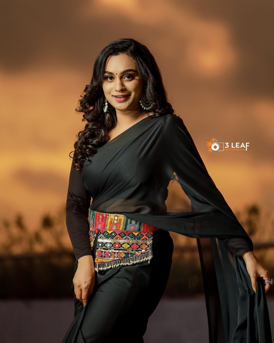 Lakshmi Nakshathra: ഫെസ്റ്റിവൽ എന്നാൽ സാരി മുഖ്യം... കലക്കൻ ലുക്കിൽ ആരാധകരെ ആകർഷിച്ച് ലക്ഷ്മി നക്ഷത്ര