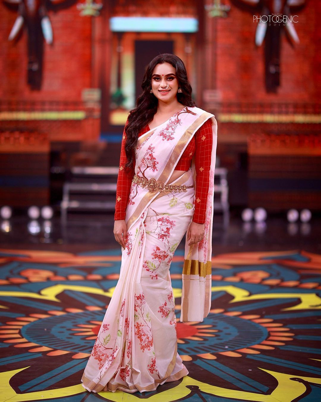 Lakshmi Nakshathra: ഫെസ്റ്റിവൽ എന്നാൽ സാരി മുഖ്യം... കലക്കൻ ലുക്കിൽ ആരാധകരെ ആകർഷിച്ച് ലക്ഷ്മി നക്ഷത്ര