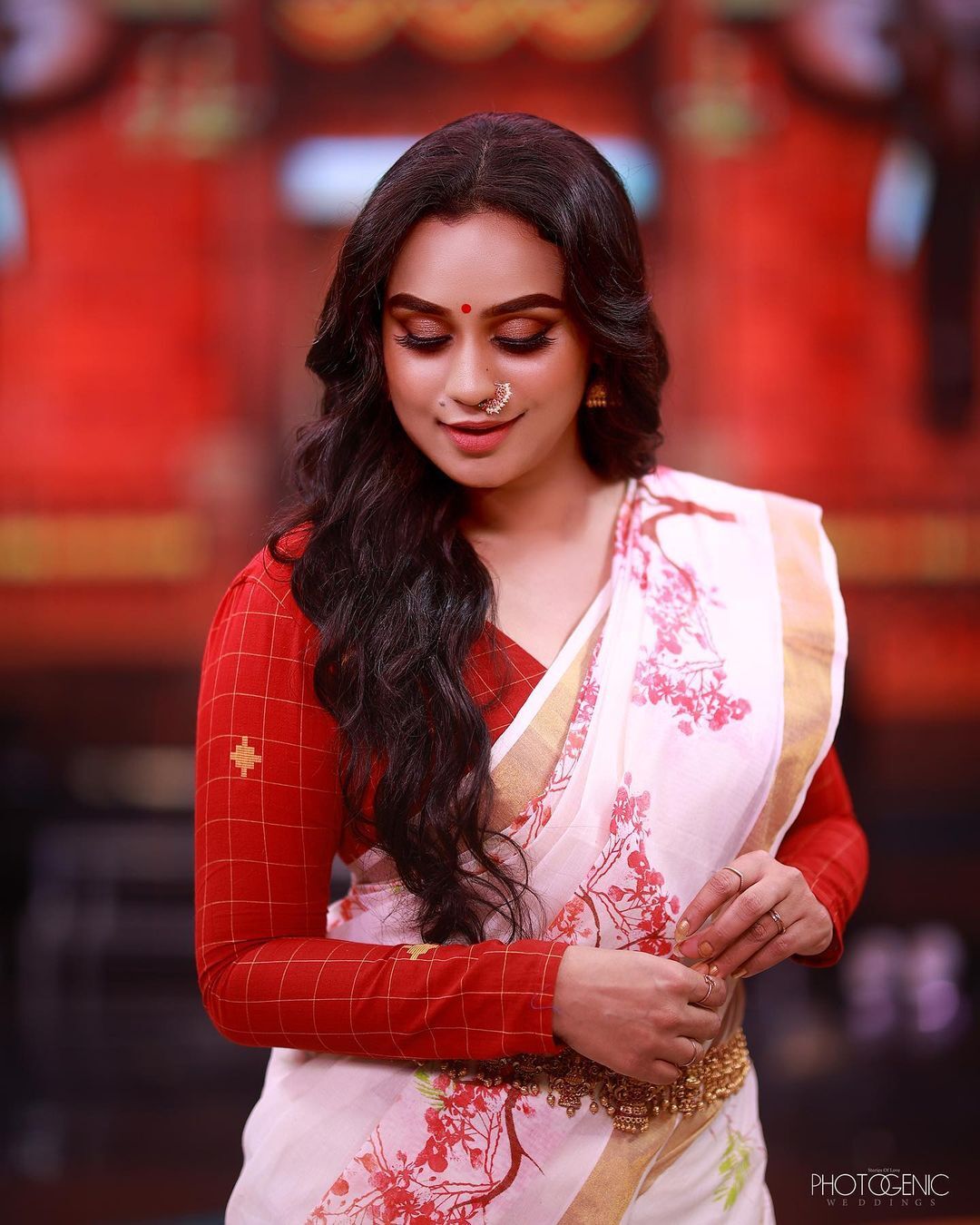 Lakshmi Nakshathra: ഫെസ്റ്റിവൽ എന്നാൽ സാരി മുഖ്യം... കലക്കൻ ലുക്കിൽ ആരാധകരെ ആകർഷിച്ച് ലക്ഷ്മി നക്ഷത്ര