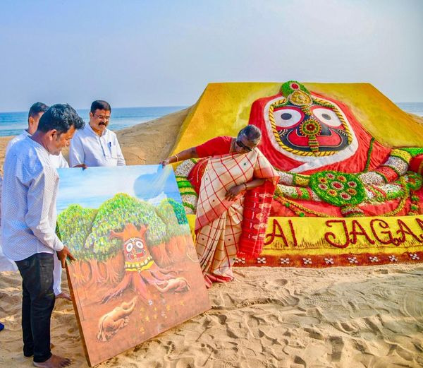 ଫଟୋ: ଶ୍ରୀକ୍ଷେତ୍ରରେ ମହାମହିମ ରାଷ୍ଟ୍ରପତି ଦ୍ରୌପଦୀ ମୁର୍ମୁ 