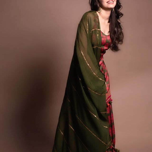 అందాలతో చిత్తుచేస్తున్న టాలీవుడ్ లేటెస్ట్ సెన్సెషన్ కృతిశెట్టి