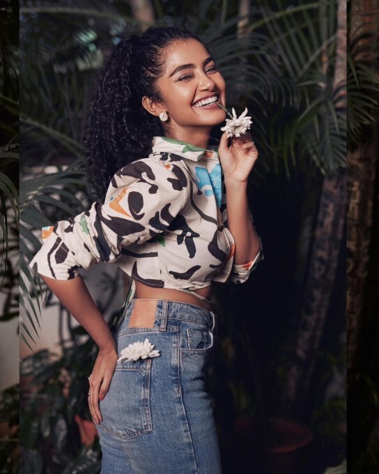 Actress anupama parameswaran Raise The Temperature With Latest Photoshoot