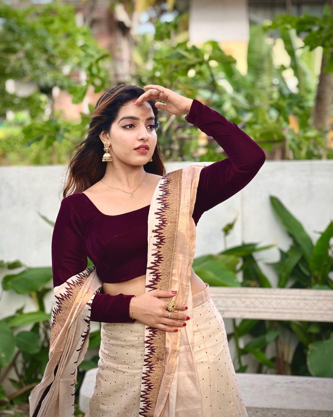 Malavika Menon: സാരിയിൽ അതീവ സുന്ദരിയായി മാളവിക മേനോൻ... ആരാധകരുടെ മനം കവർന്ന ചിത്രങ്ങൾ കാണാം