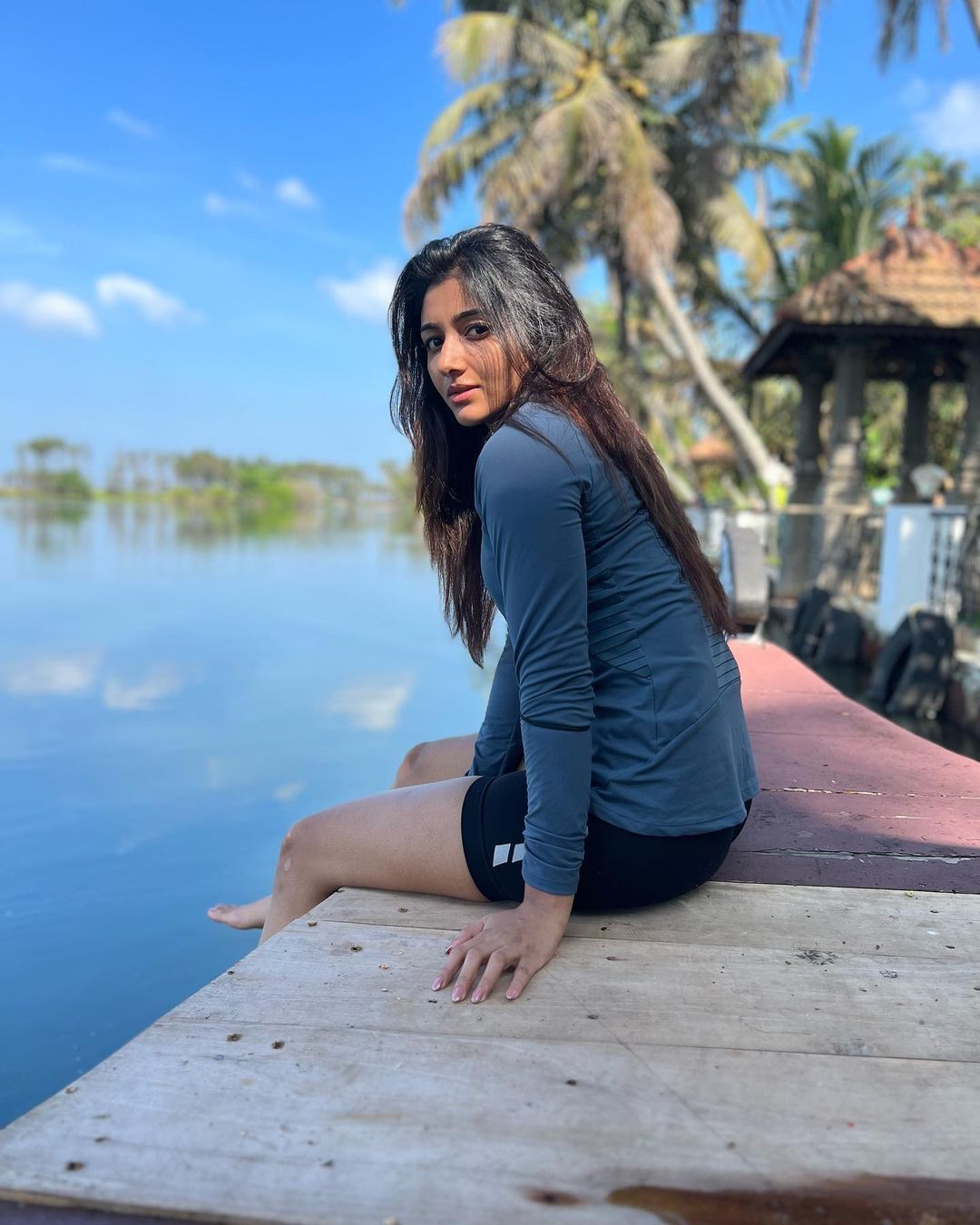 Mirna Menon: ക്യൂട്ട് ആന്റ് ഹോട്ട് ലുക്കിൽ മിർണ... ലാലേട്ടന്റെ നായിക വെക്കേഷനിലാണോ? ചിത്രങ്ങൾ കാണാം