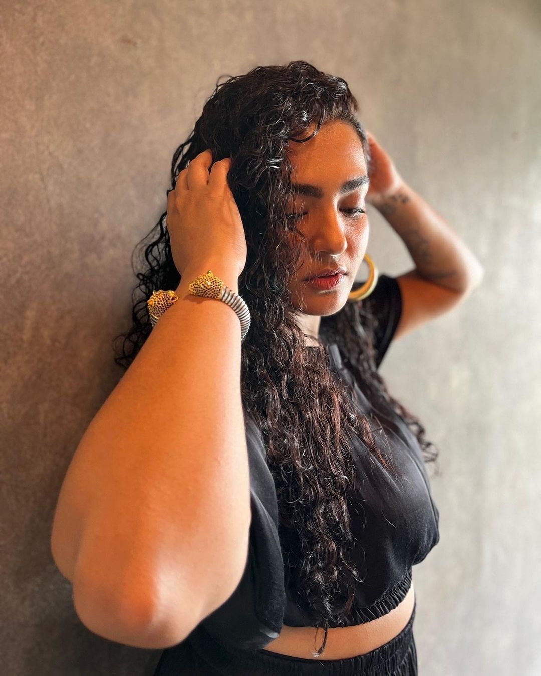 Parvathy Thiruvothu: പേളിയുടെ ക്യാമറയിൽ വമ്പന്‍ മേക്കോവറില്‍ പാര്‍വ്വതി; അടിപൊളി ലുക്കെന്ന് ആരാധകര്‍